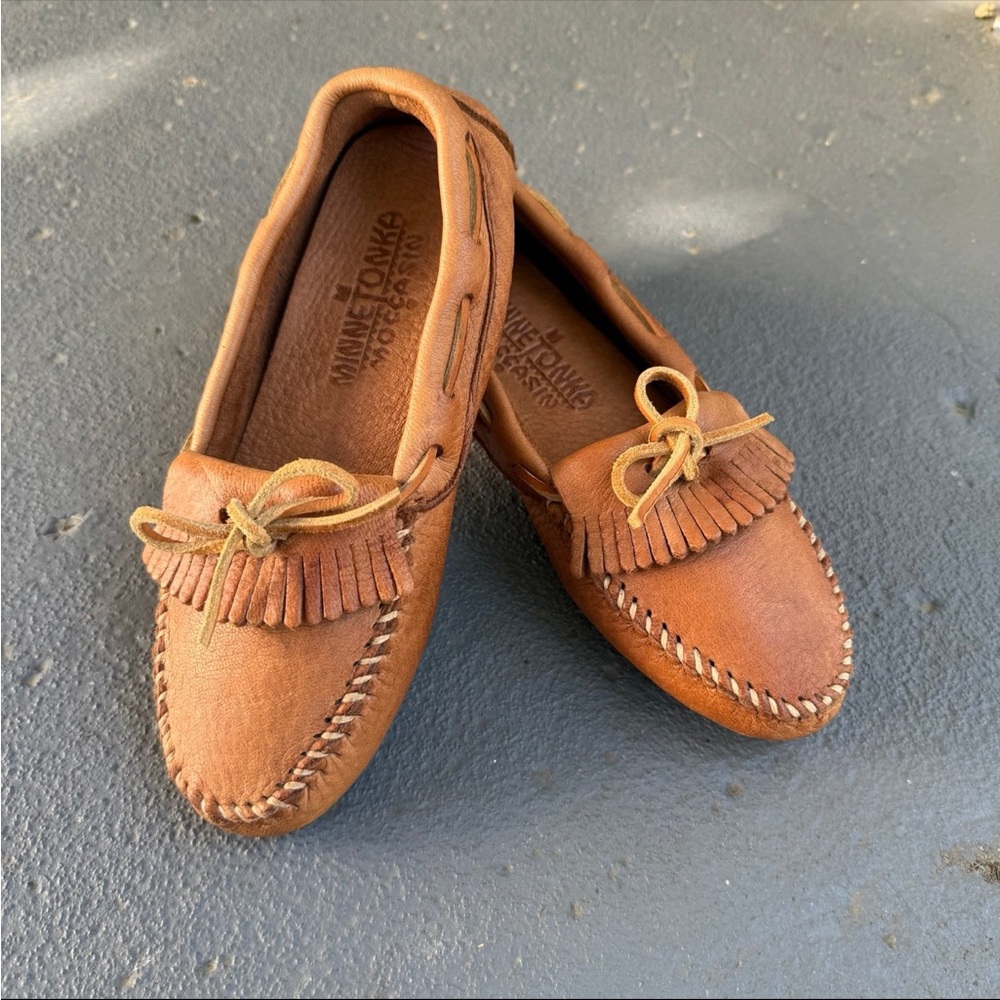 Minnetonka Women’s Deerskin Driving Moccasin in Genuine Deerskin Leather Sz 5 - Picture 2 of 10